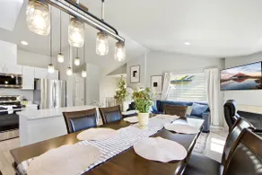 Bright 3BR/2BA Retreat Near UW & Northgate Station - Image 2