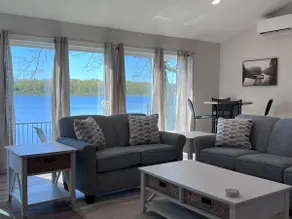 Cute & Cozy Gilkey Lake Waterfront Cottage - Image 5