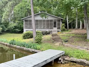 Quiet Waterfront Cabin Getaway | Screened Porch - Image 5