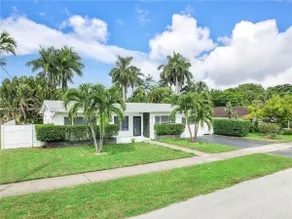 Gated Pool home near a worship house/Aventura Mall - Image 3