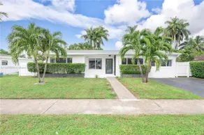 Gated Pool home near a worship house/Aventura Mall - Image 2