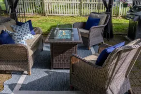The Solo Shore Cottage | Walk to Beach + Sun Porch - Image 4