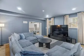Game Room + Theater · Sleeps 12 · 10 min Downtown - Image 3