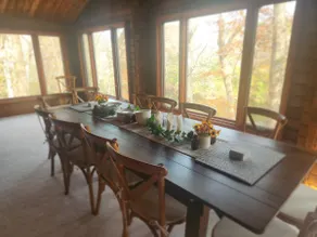 Waterfront Log Cabin: Deep Work & Nature Retreat - Image 4