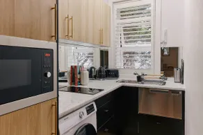 Modern stylish 1BR apartment w/ balcony, superb location - Image 3