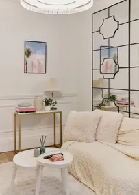 Modern stylish 1BR apartment w/ balcony, superb location - Image 2