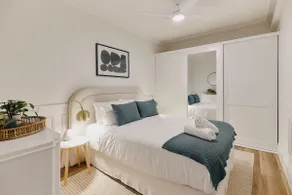 Modern stylish 1BR apartment w/ balcony, superb location - Image 4