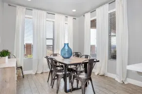 The Florentine 3 Bedroom Apts by RedAwning - Image 2