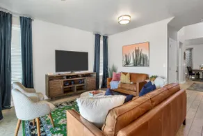 The Florentine 3 Bedroom Apts by RedAwning - Image 4