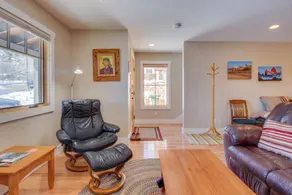 Sparkling mountain view 2BR with patio - Image 4