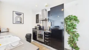 40 Meridian Tower - 1 Bedroom Apartment - Swansea - Image 4