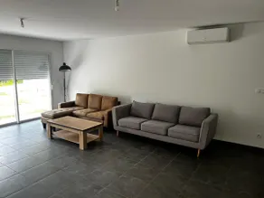 Cozy house with terrace and parking - Image 2
