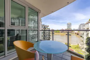 Ruhige 2-Zi. Flussuferwohnung mit Balkon, Vauxhall - Image 3