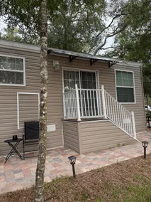 Cozy Cottage located in Sun Retreats RV Resort - Image 4
