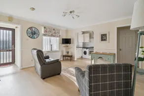 Bright & beautifully furnished flat in Marlow - Image 5