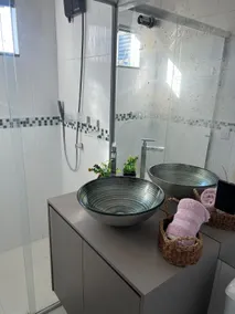 House 5 min to downtown + Air conditioning + Home Office - Image 4