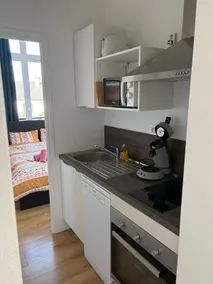 Ty Bain – 1-Bedroom Apartment in the Heart of Downtown - Image 3