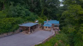 Private River View Retreat~ Over looking the River - Image 4