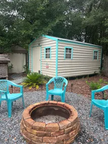 Retro Poolside Glamping Bungalow - Image 4