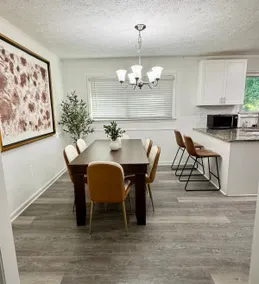 Lilburn Stone Mountain 4 bed 2 bath Farmhouse! - Image 3
