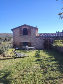 The Barn Detached house surrounded by greenery - Image 3