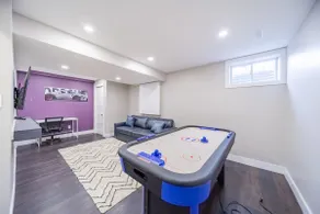 Bright 4BR*Air Hockey | 5 min > East Park - Image 2
