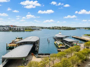 Absolute Waterfront Living in the CBD - Image 5