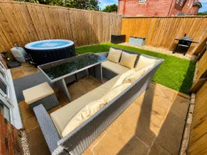 New Forest and Beach Gateway with Garden - Hot Tub and Parking - Three Bedrooms - Sleeps 7 - Image 3