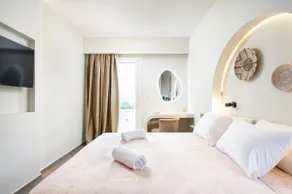 SolMare Premium Suites - Image 5
