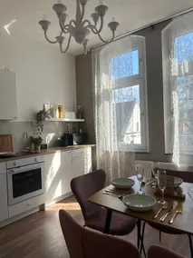 Stylish old building apartment / 4 beds / parking - Image 4