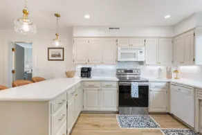Newly Renovated Farmhouse on a Blueberry Farm - Image 4