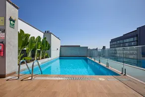 Modern Apartment Near Financial District Pool 1501 - Image 3