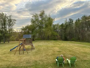 New Windsor Tranquil Family Getaway - Image 3