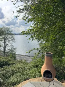 Cozy place, close to the forest and with a view of the water - Image 2