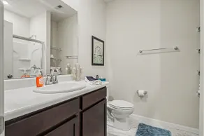 Modern 2BR/2BA Duplex w/ Garage Near Cincinnati - Image 5