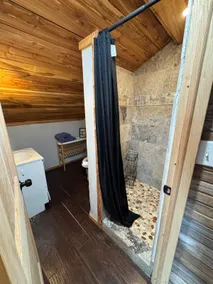 Charming 1BR Apartment with Scenic River View - Image 3