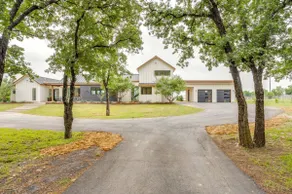 Stone Haven | sleeps 21 | 3 acres | POOL | HOT TUB - Image 4