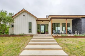 Stone Haven | sleeps 21 | 3 acres | POOL | HOT TUB - Image 2