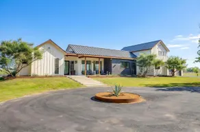 Stone Haven | sleeps 21 | 3 acres | POOL | HOT TUB - Image 3