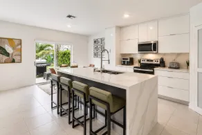 Modern Miami Home Near Hard Rock Sleeps 12 - Image 5
