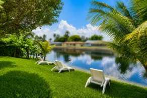 Modern Miami Home Near Hard Rock Sleeps 12 - Image 2