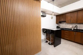 Modern Apt in Great Location with A/C and Parking - Image 4