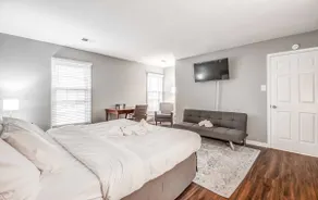 Cozy Patio, Mins to Downtown! Cordova Colonial - Image 2