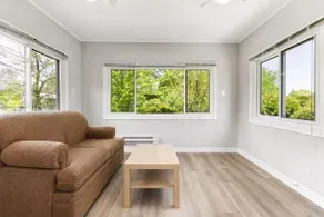 Family-Friendly 3BR Home - Sleep 10 | Free Parking - Image 2