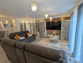 Walsall - 4 Bedroom House, Free Wi-Fi, Spacious Garden, Sleeps 9 - Image 4
