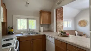 Cozy loft in Spirit Lake - Image 3