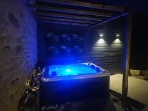 House for 4 people near the beach with private heated spa - Image 2