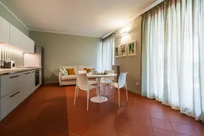 Apt x 4, free park, Wi-Fi, lake & olive grove view - Image 3