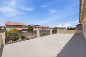 Modern Vegas 4BR with BBQ, Balcony & Parking - Image 2