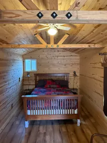 Crescent Lake Bear Den Getaway - Image 4
